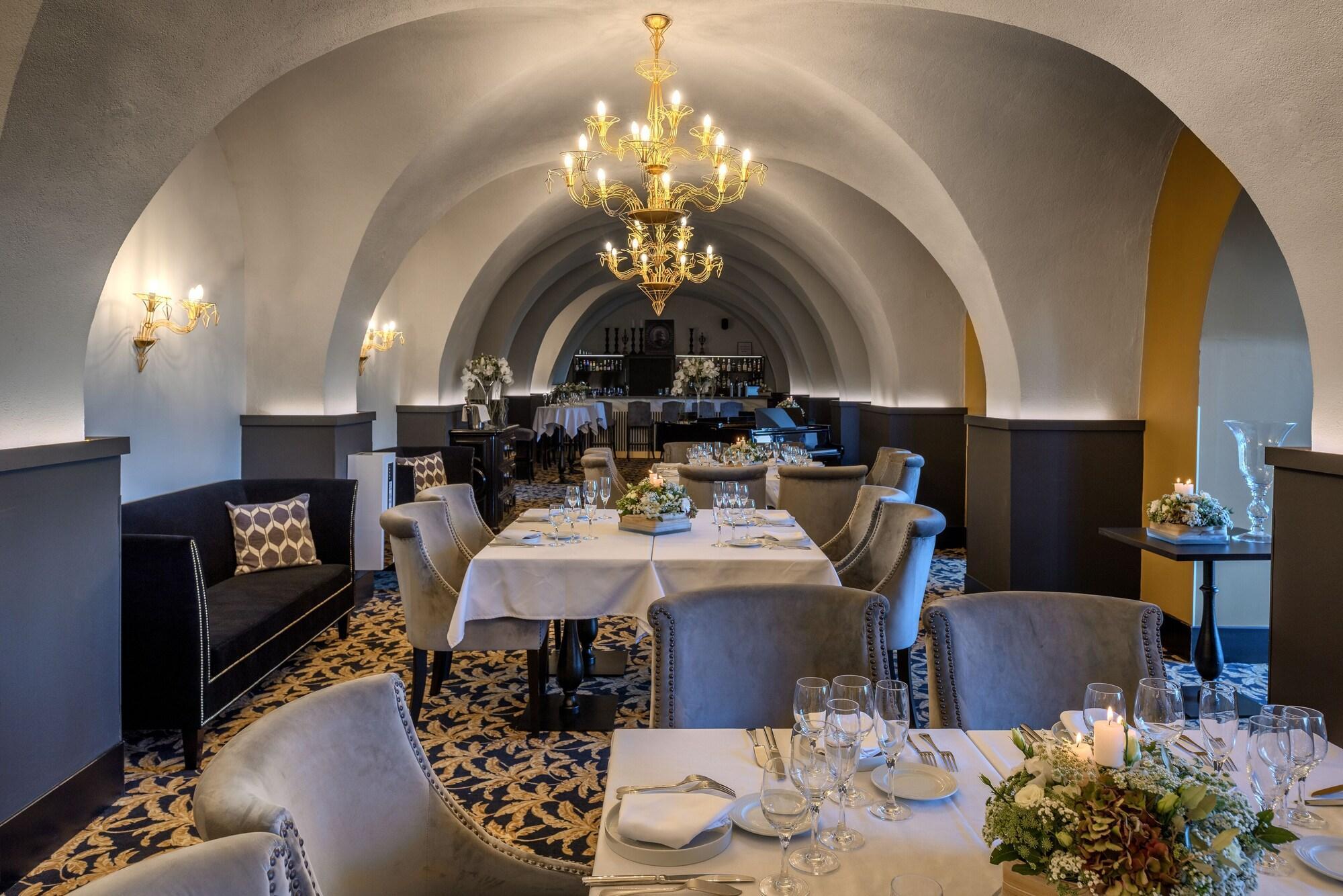 Hotel Du Roi&spa By Sowell Collection